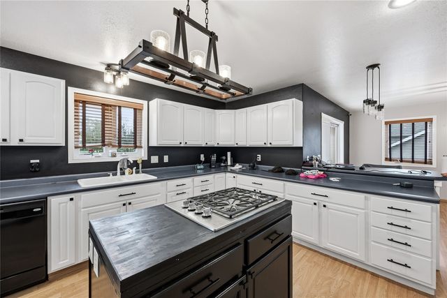 103 Longworth Avenue, Alburnett, IA 52202