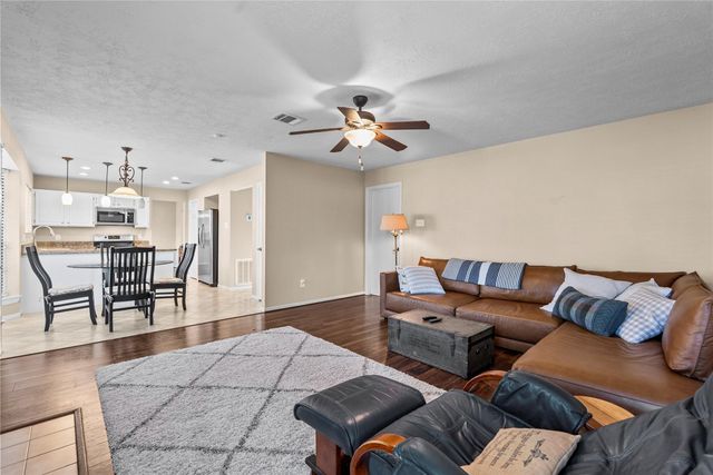 14567 Oak Chase Drive, Houston, TX 77062