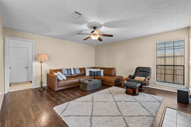 14567 Oak Chase Drive, Houston, TX 77062