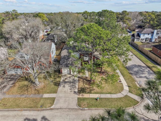 14567 Oak Chase Drive, Houston, TX 77062