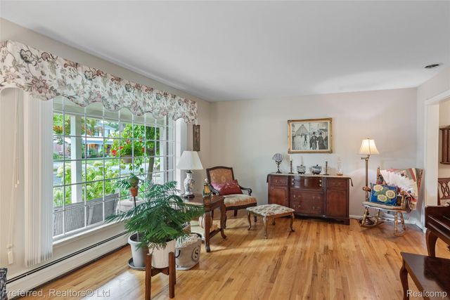 14214 Cranston Street E, Livonia, MI 48154