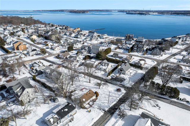 8 Anchorage Road, Narragansett, RI 02882