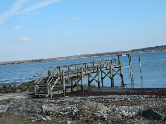 8 Anchorage Road, Narragansett, RI 02882