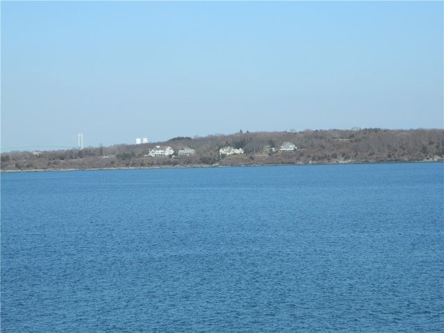 8 Anchorage Road, Narragansett, RI 02882