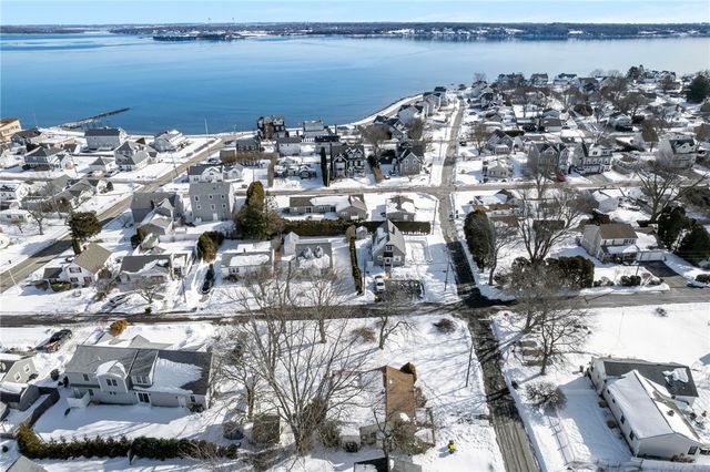 8 Anchorage Road, Narragansett, RI 02882