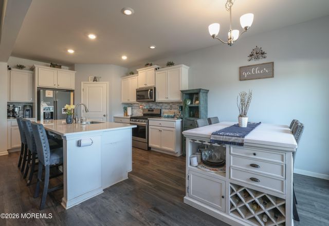 167 Ashburn Avenue, Manahawkin, NJ 08050