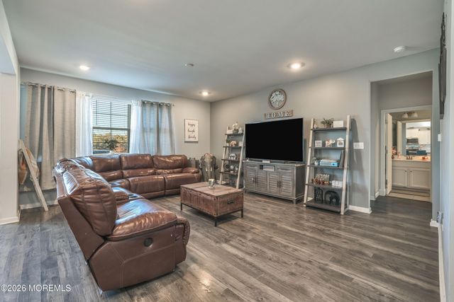 167 Ashburn Avenue, Manahawkin, NJ 08050