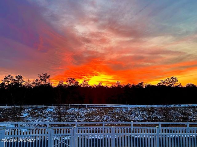 167 Ashburn Avenue, Manahawkin, NJ 08050