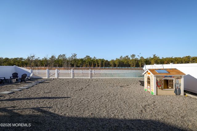 167 Ashburn Avenue, Manahawkin, NJ 08050