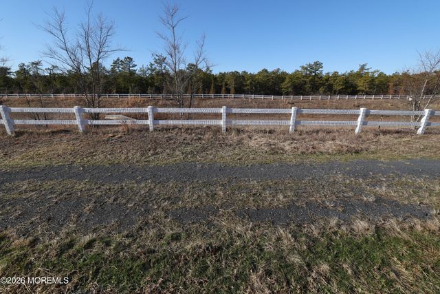 167 Ashburn Avenue, Manahawkin, NJ 08050