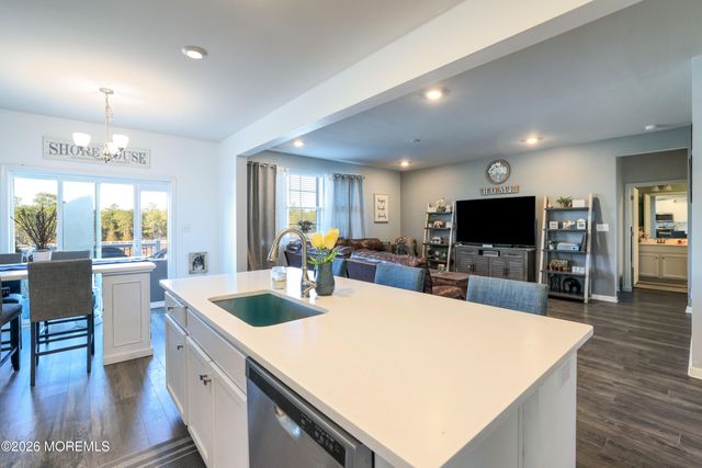 167 Ashburn Avenue, Manahawkin, NJ 08050