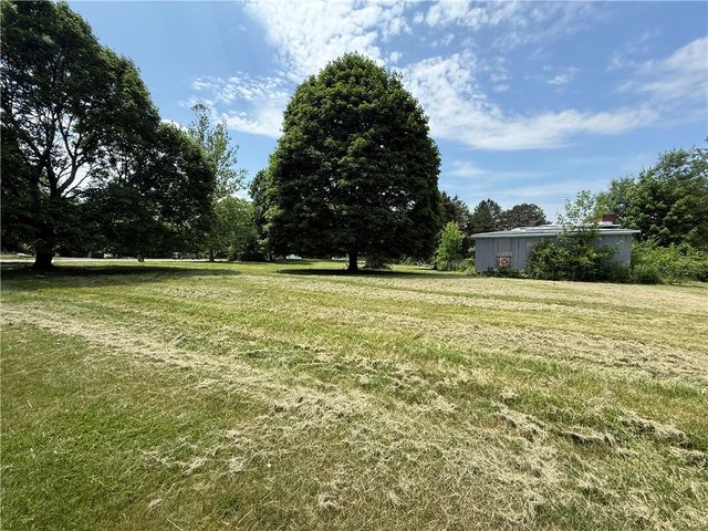1270 English Road, Greece, NY 14616