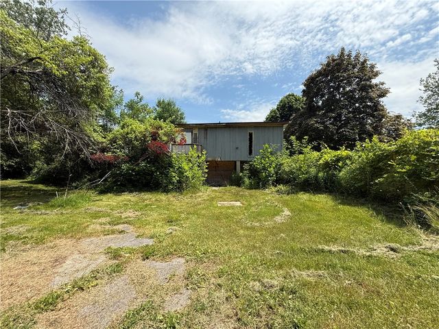 1270 English Road, Greece, NY 14616