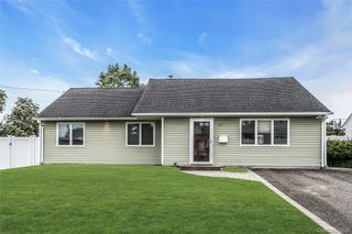 17 Blanche Street, Plainview, NY 11803