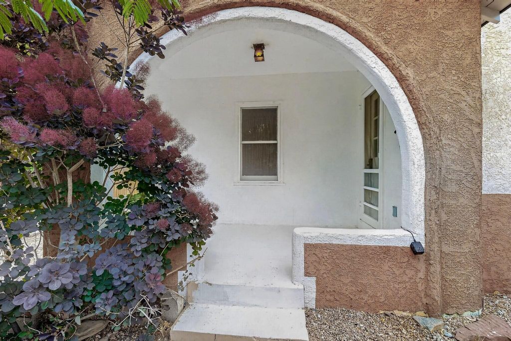 717 Gold Avenue SE, Albuquerque, NM 87102