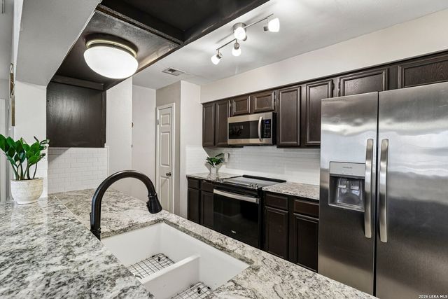 11839 Parliament St Apt 921, San Antonio, TX 78216