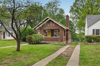 7918 Ward Parkway Plaza, Kansas City, MO 64114