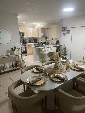 3011 NW 68th St 10F, Fort Lauderdale, FL 33309