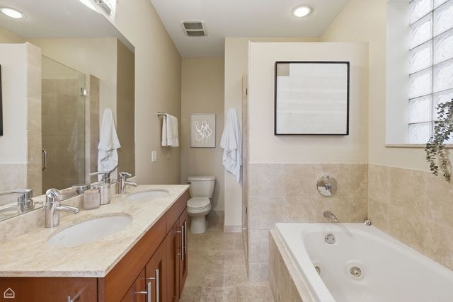 2229 N Leavitt Street 2, Chicago, IL 60647