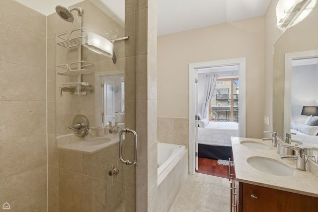 2229 N Leavitt Street 2, Chicago, IL 60647