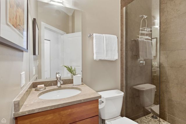 2229 N Leavitt Street 2, Chicago, IL 60647