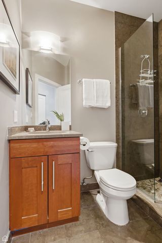 2229 N Leavitt Street 2, Chicago, IL 60647