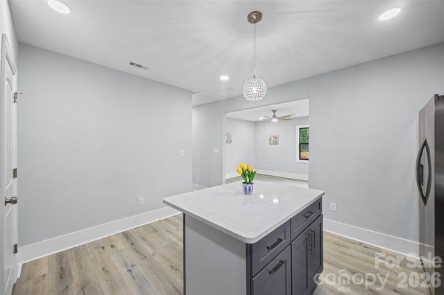 712 Henry Avenue, Gastonia, NC 28052