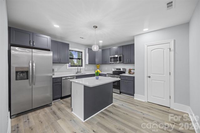 712 Henry Avenue, Gastonia, NC 28052