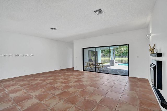 16610 Royal Poinciana ct, Weston, FL 33326