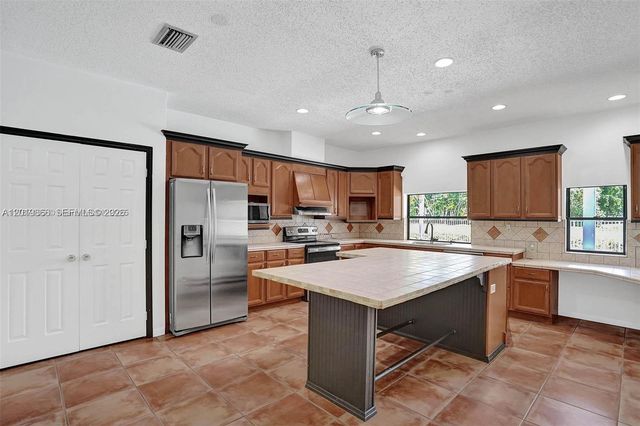 16610 Royal Poinciana ct, Weston, FL 33326