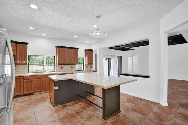 16610 Royal Poinciana ct, Weston, FL 33326