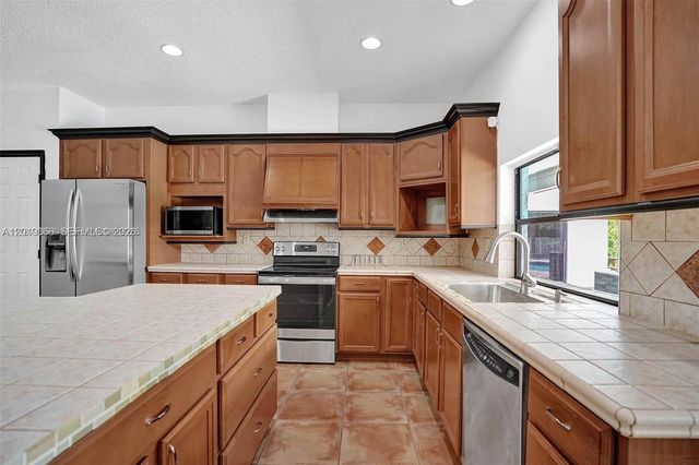 16610 Royal Poinciana ct, Weston, FL 33326