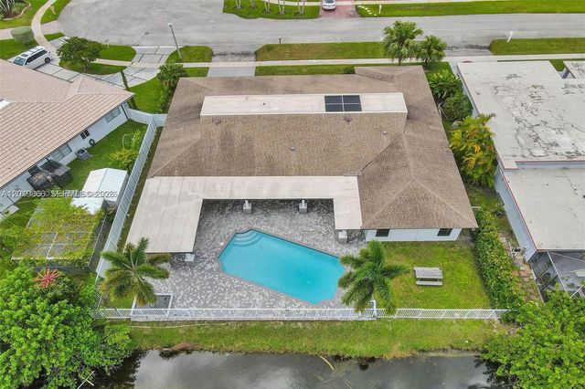 16610 Royal Poinciana ct, Weston, FL 33326