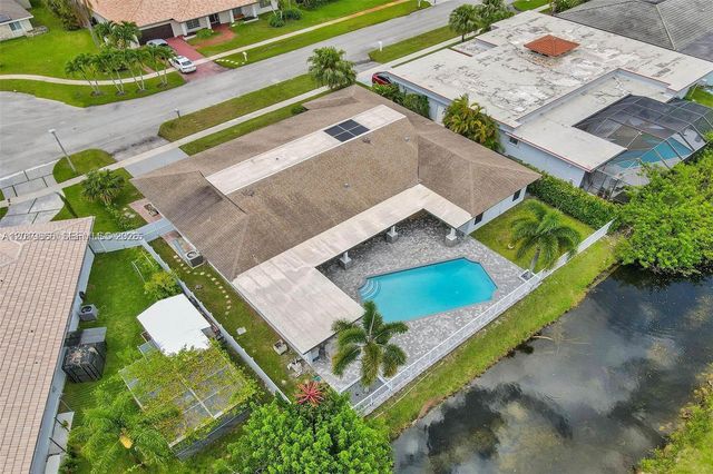 16610 Royal Poinciana ct, Weston, FL 33326