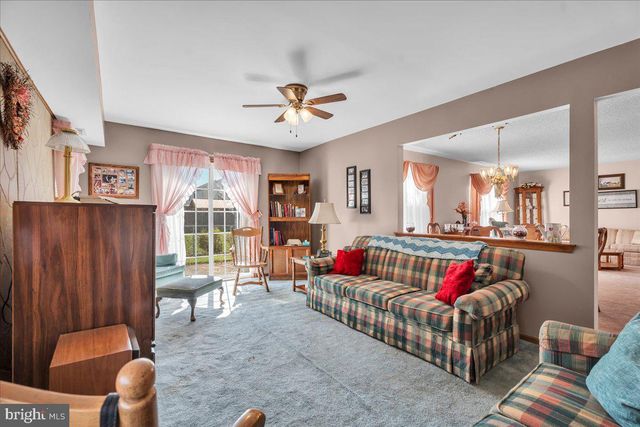 42 OLD ORCHARD DR, Sicklerville, NJ 08081