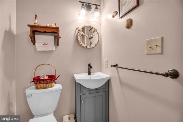 42 OLD ORCHARD DR, Sicklerville, NJ 08081