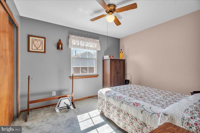 42 OLD ORCHARD DR, Sicklerville, NJ 08081