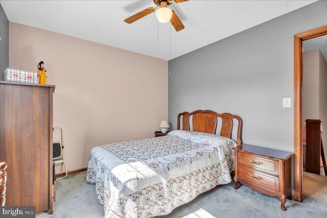 42 OLD ORCHARD DR, Sicklerville, NJ 08081