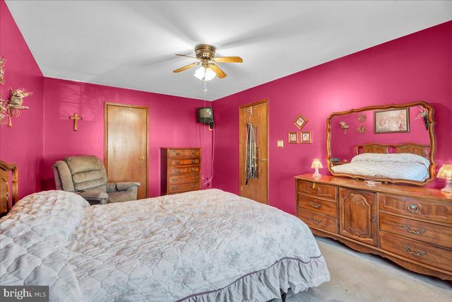 42 OLD ORCHARD DR, Sicklerville, NJ 08081