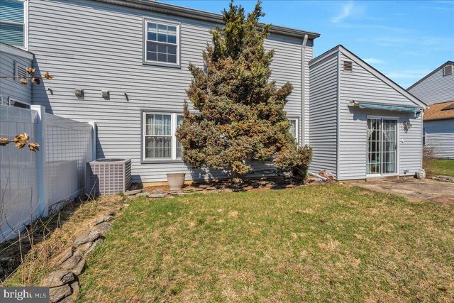 42 OLD ORCHARD DR, Sicklerville, NJ 08081