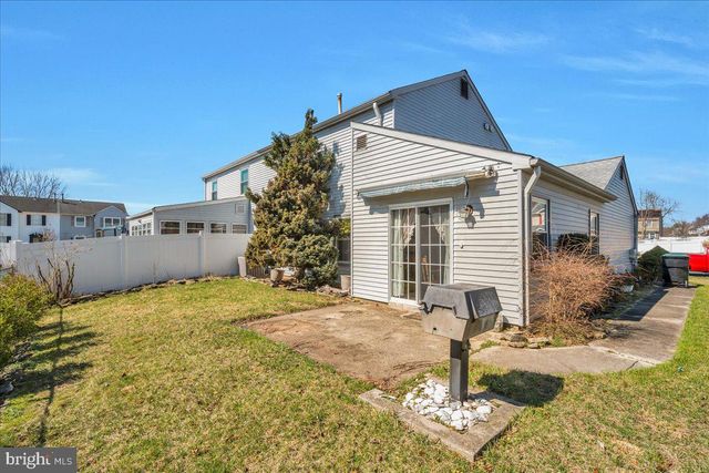 42 OLD ORCHARD DR, Sicklerville, NJ 08081