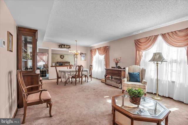 42 OLD ORCHARD DR, Sicklerville, NJ 08081