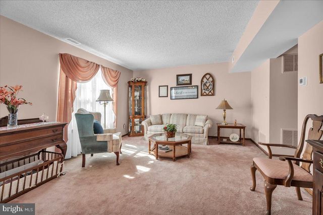 42 OLD ORCHARD DR, Sicklerville, NJ 08081