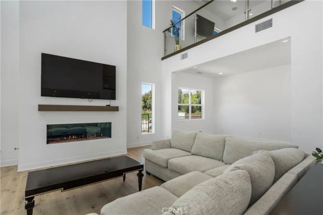 11091 Woodcrest Court, Chatsworth, CA 91311