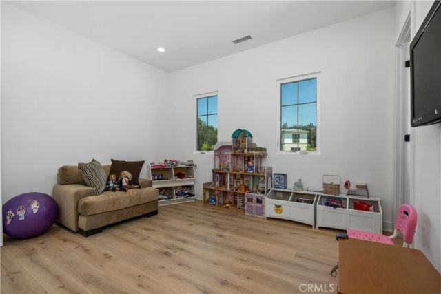11091 Woodcrest Court, Chatsworth, CA 91311