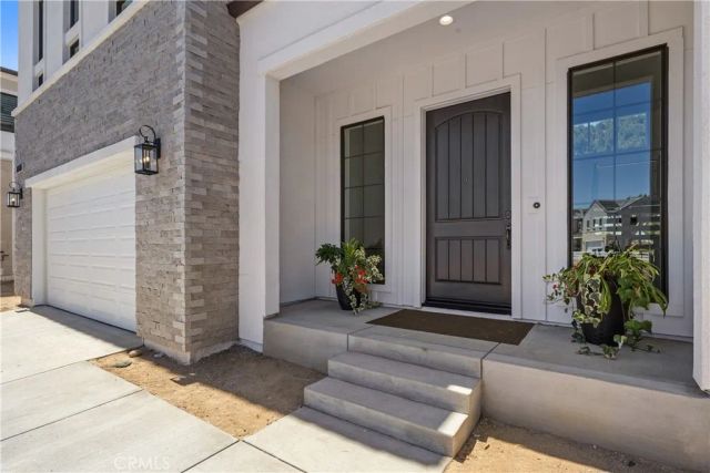 11091 Woodcrest Court, Chatsworth, CA 91311