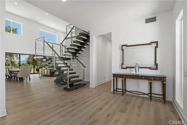 11091 Woodcrest Court, Chatsworth, CA 91311