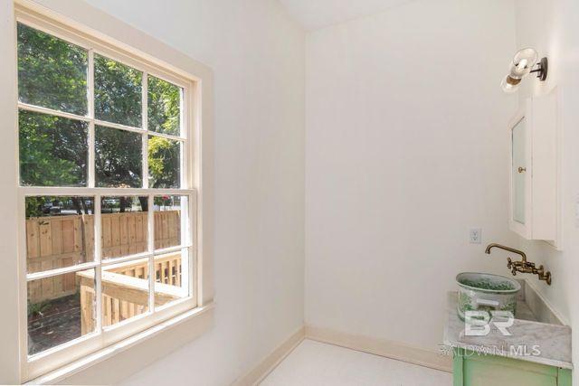 150 S Dearborn Street, Mobile, AL 36602