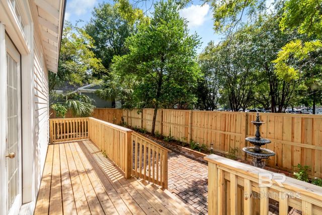 150 S Dearborn Street, Mobile, AL 36602