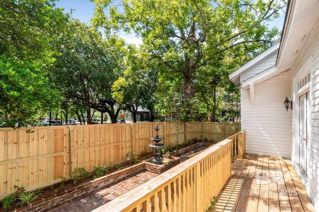 150 S Dearborn Street, Mobile, AL 36602